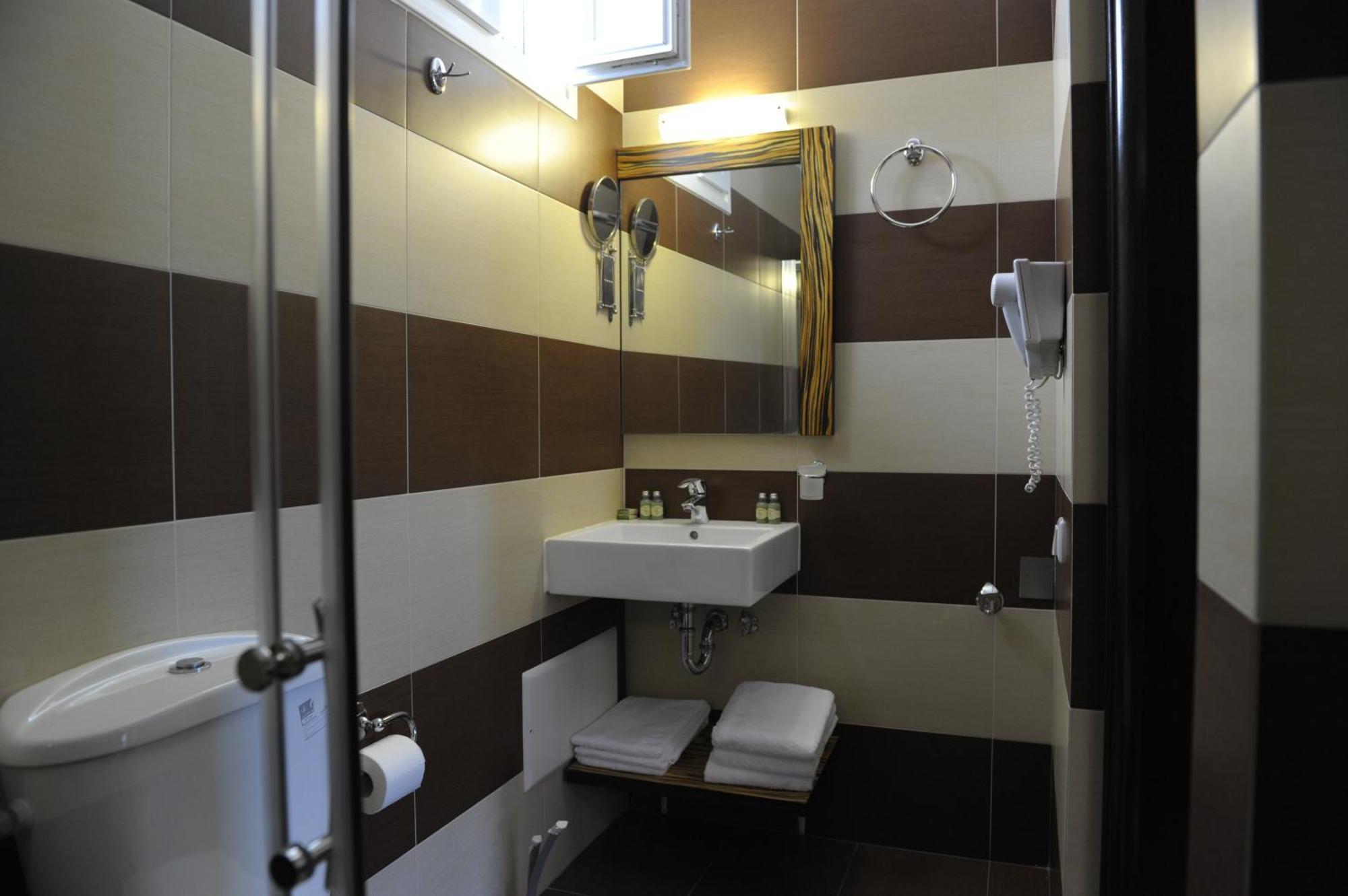 Hotel Aerolithos Adamantas  Zewnętrze zdjęcie